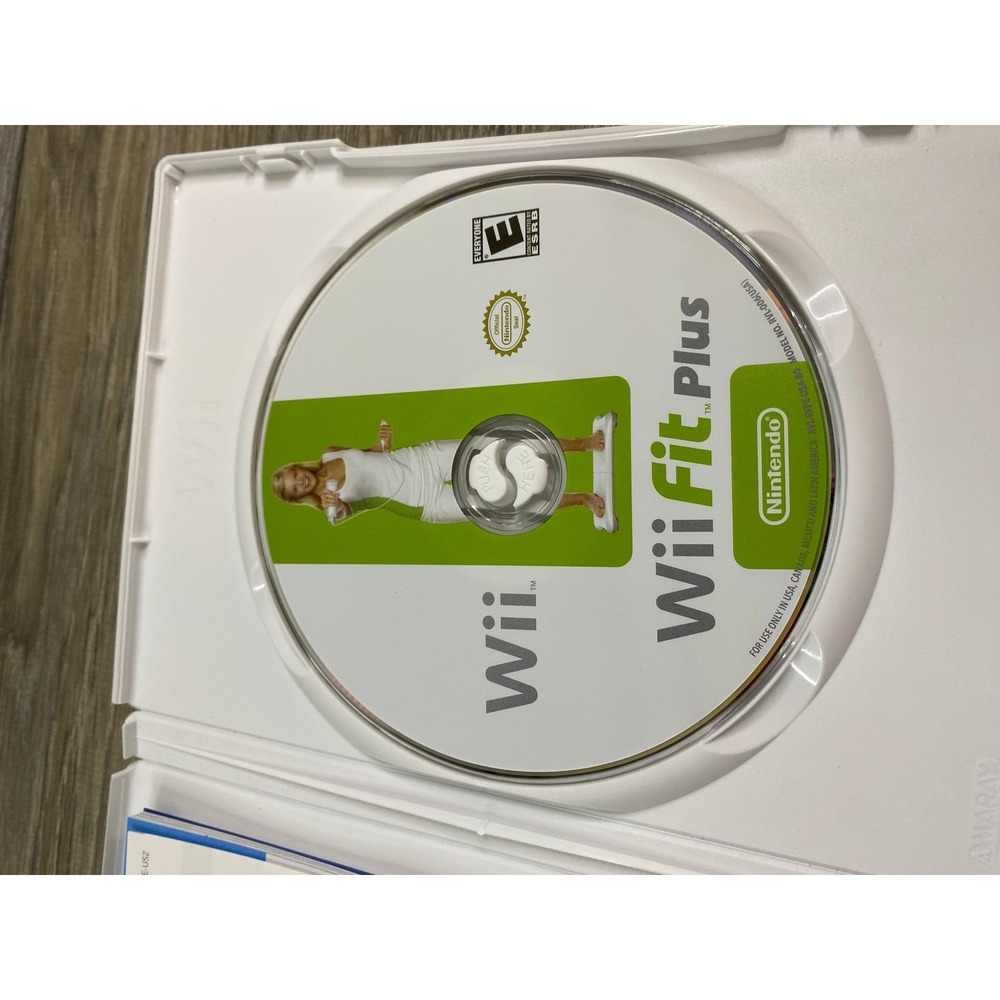 Nintendo Wii Fit Plus Game Disc Case and Insert RVL-RFPE-USA E Rating - Picture 2 of 5